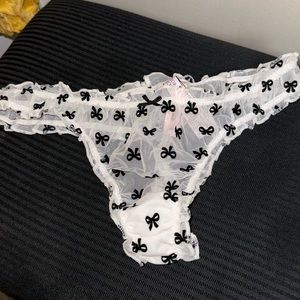 NWT size med sexy Victoria’s Secret thong